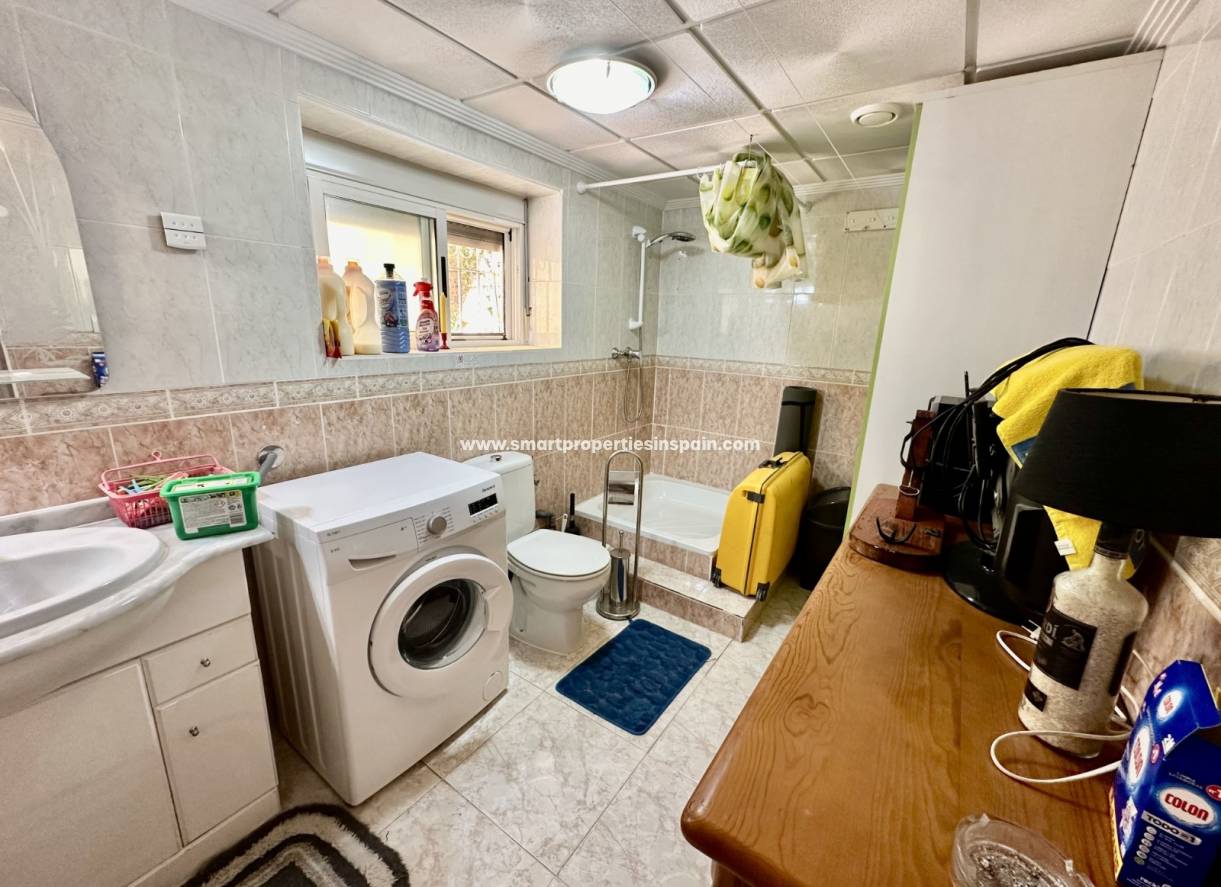 Wederverkoop - Detached Villa - La Marina - Urbanización La Marina