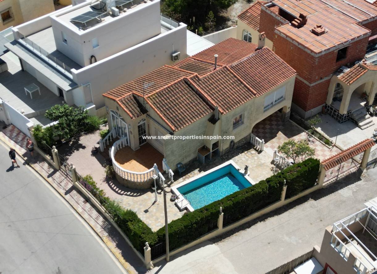 Wederverkoop - Detached Villa - La Marina - Urbanización La Marina