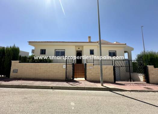 Wederverkoop - Detached Villa - La Marina - Urbanización La Marina