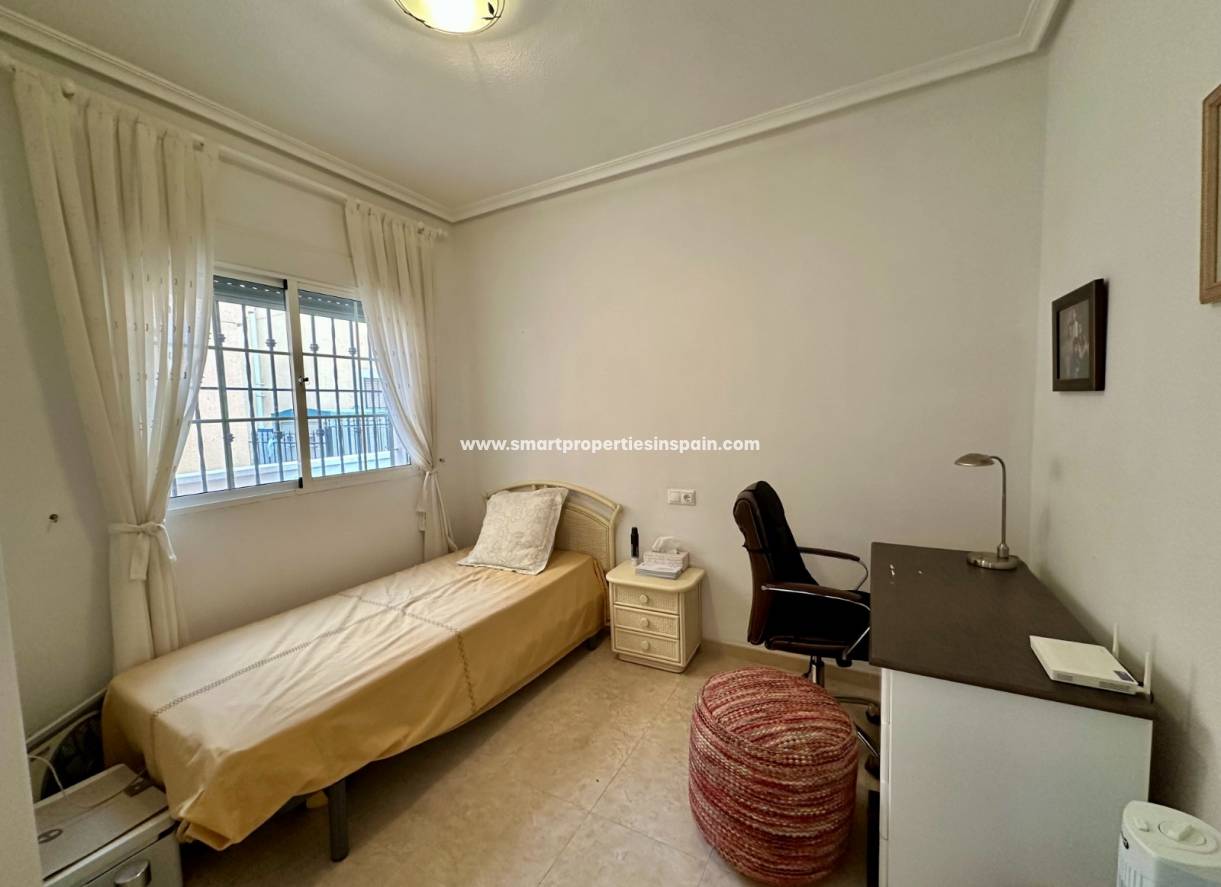 Wederverkoop - Detached Villa - La Marina - Urbanización La Marina