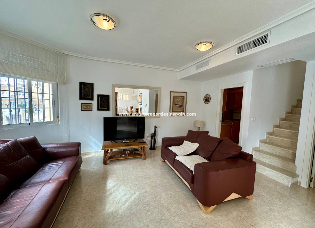 Wederverkoop - Detached Villa - La Marina - Urbanización La Marina