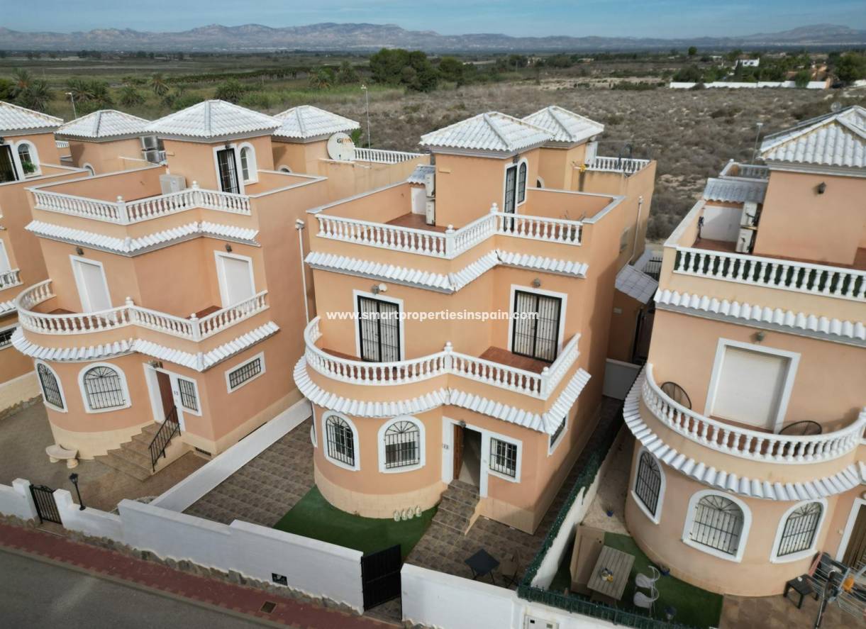 Wederverkoop - Detached Villa - La Marina - Urbanización La Marina