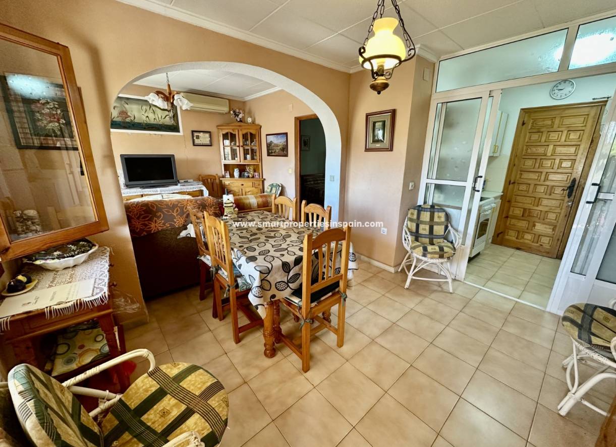 Wederverkoop - Detached Villa - La Marina - Urbanización La Marina