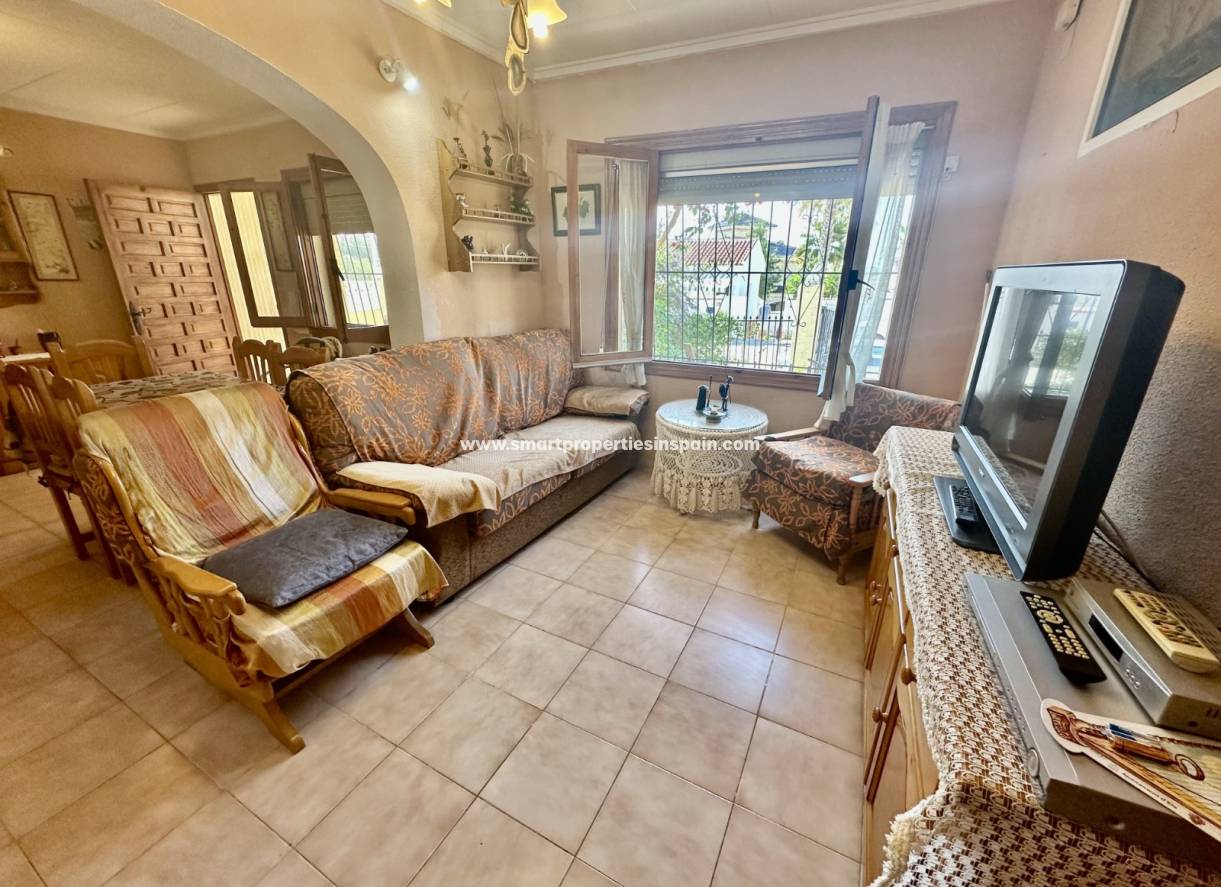 Wederverkoop - Detached Villa - La Marina - Urbanización La Marina
