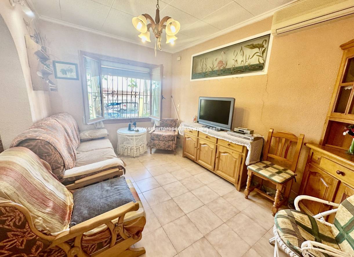 Wederverkoop - Detached Villa - La Marina - Urbanización La Marina