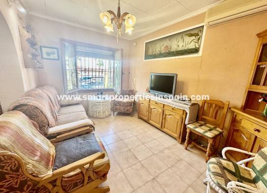 Wederverkoop - Detached Villa - La Marina - Urbanización La Marina