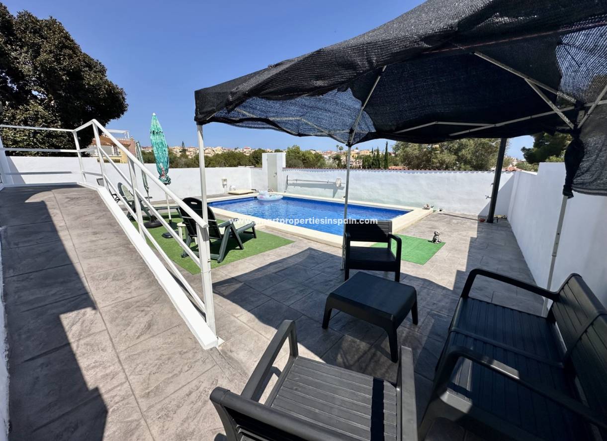 Wederverkoop - Detached Villa - La Marina - Urbanización La Marina