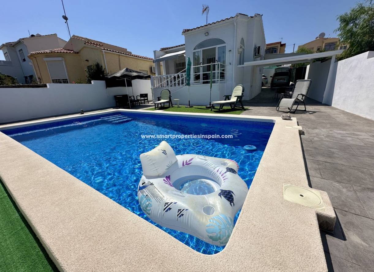 Wederverkoop - Detached Villa - La Marina - Urbanización La Marina