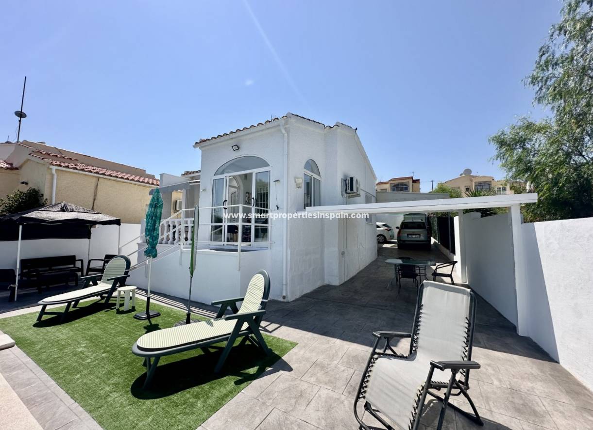 Wederverkoop - Detached Villa - La Marina - Urbanización La Marina