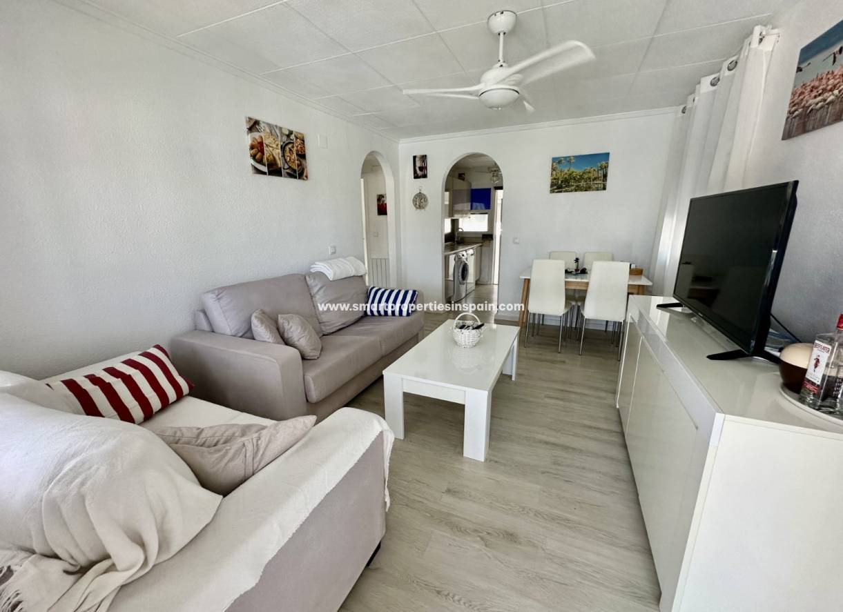 Wederverkoop - Detached Villa - La Marina - Urbanización La Marina