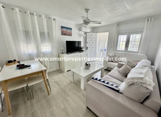 Wederverkoop - Detached Villa - La Marina - Urbanización La Marina