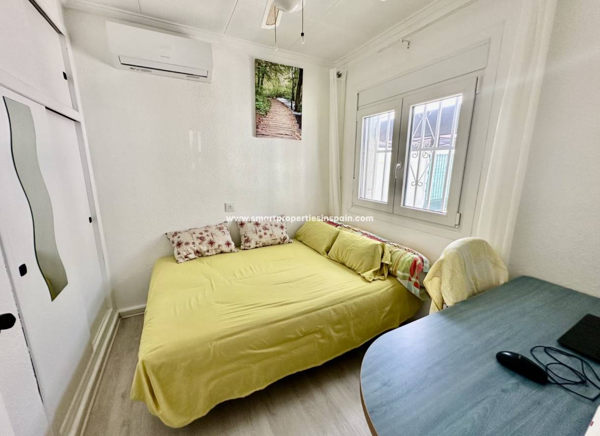 Wederverkoop - Detached Villa - La Marina - Urbanización La Marina