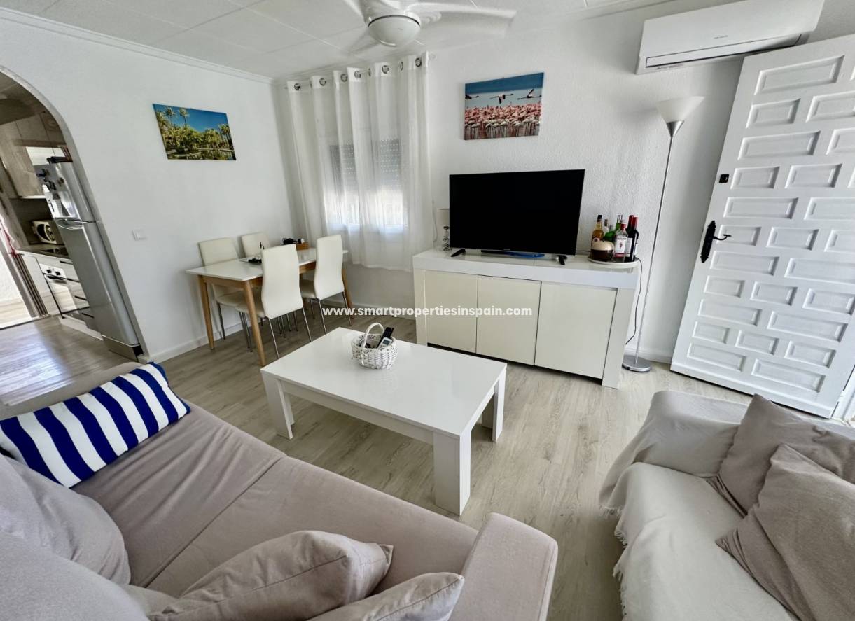 Wederverkoop - Detached Villa - La Marina - Urbanización La Marina