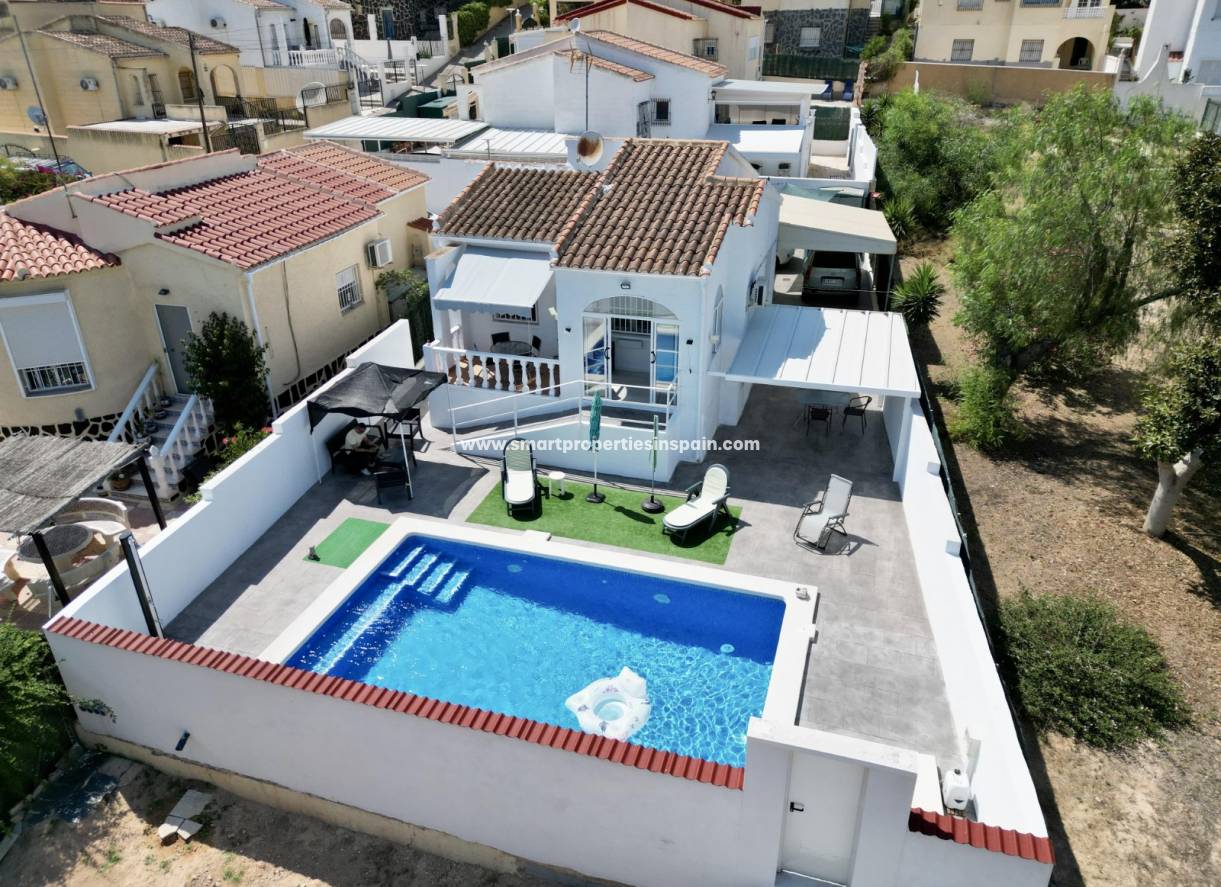 Wederverkoop - Detached Villa - La Marina - Urbanización La Marina