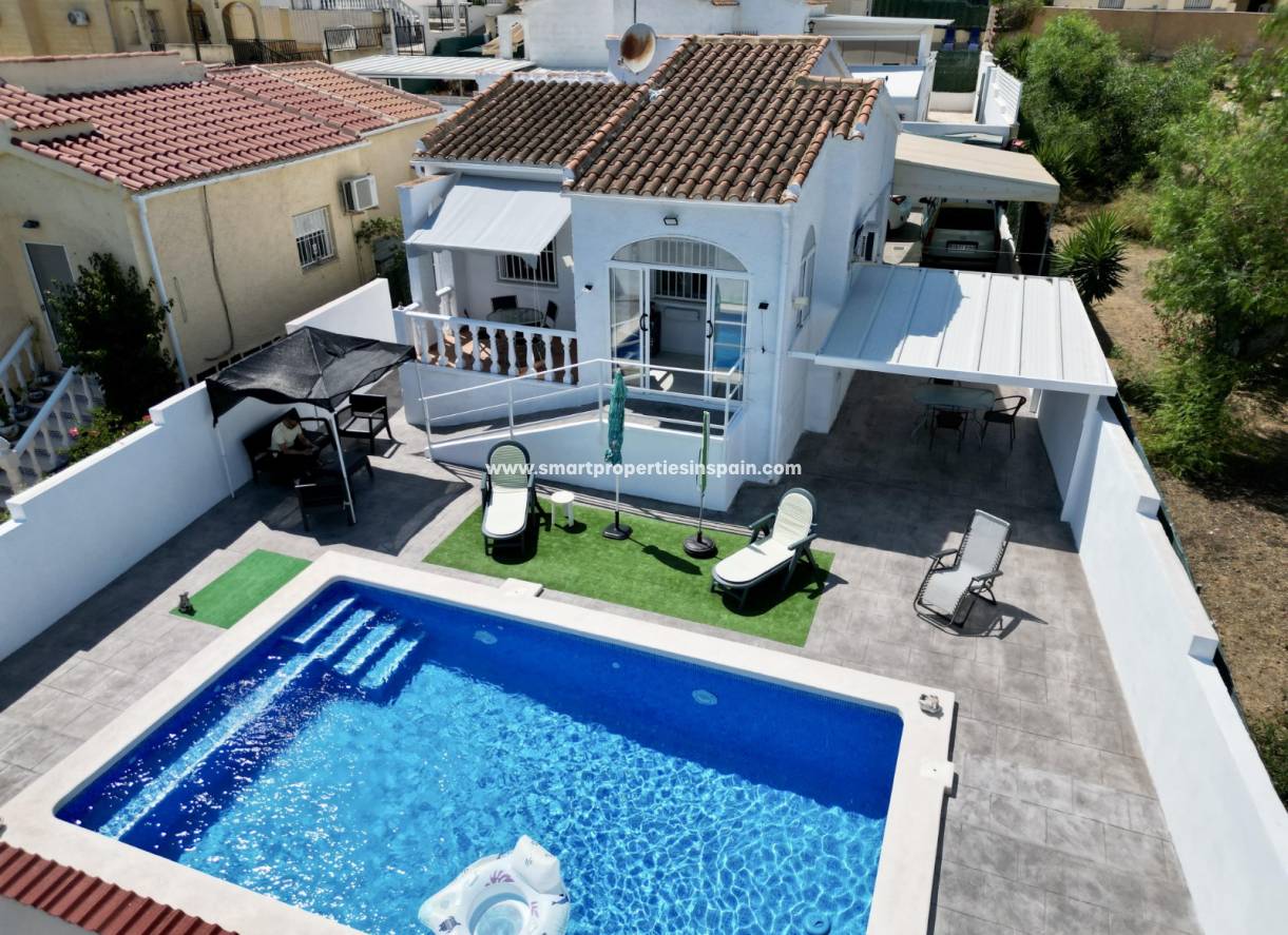 Wederverkoop - Detached Villa - La Marina - Urbanización La Marina