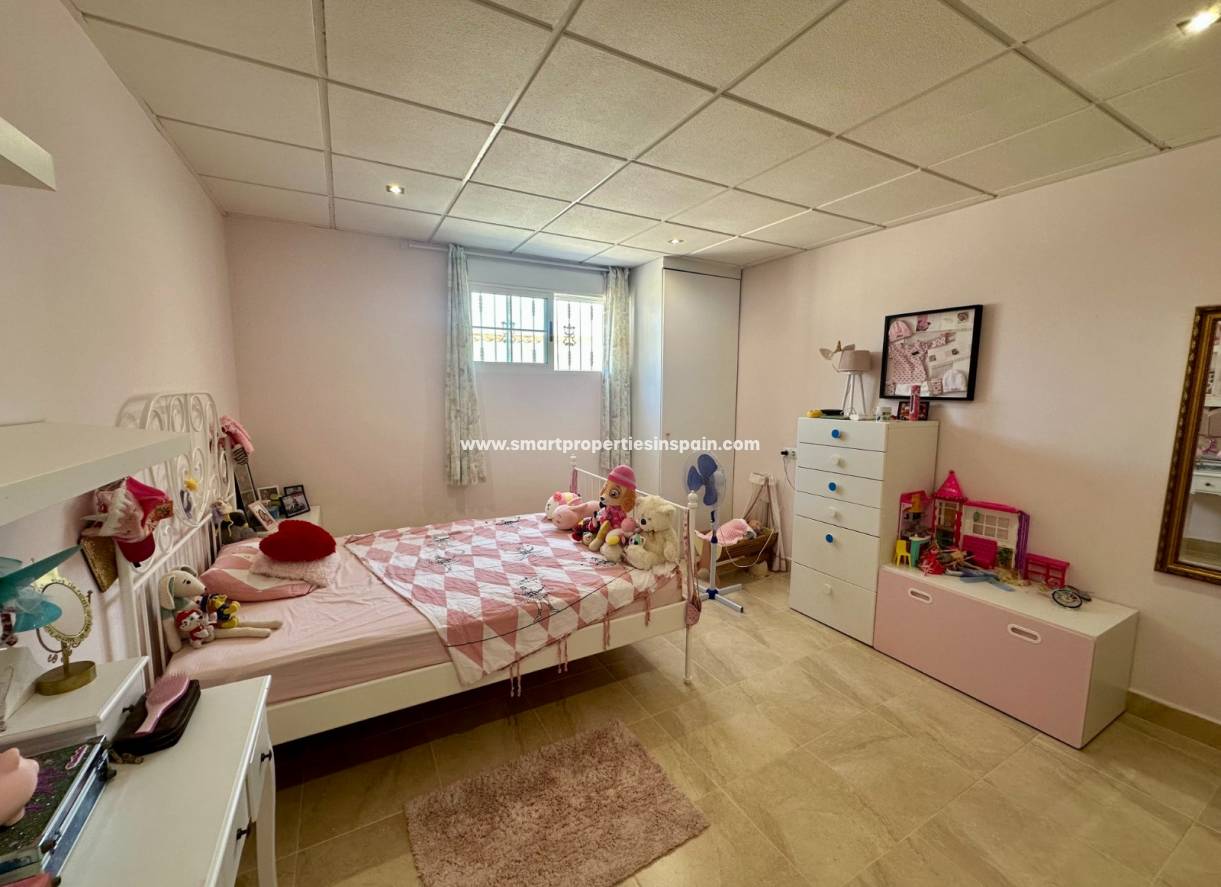 Wederverkoop - Detached Villa - La Marina - Urbanización La Marina