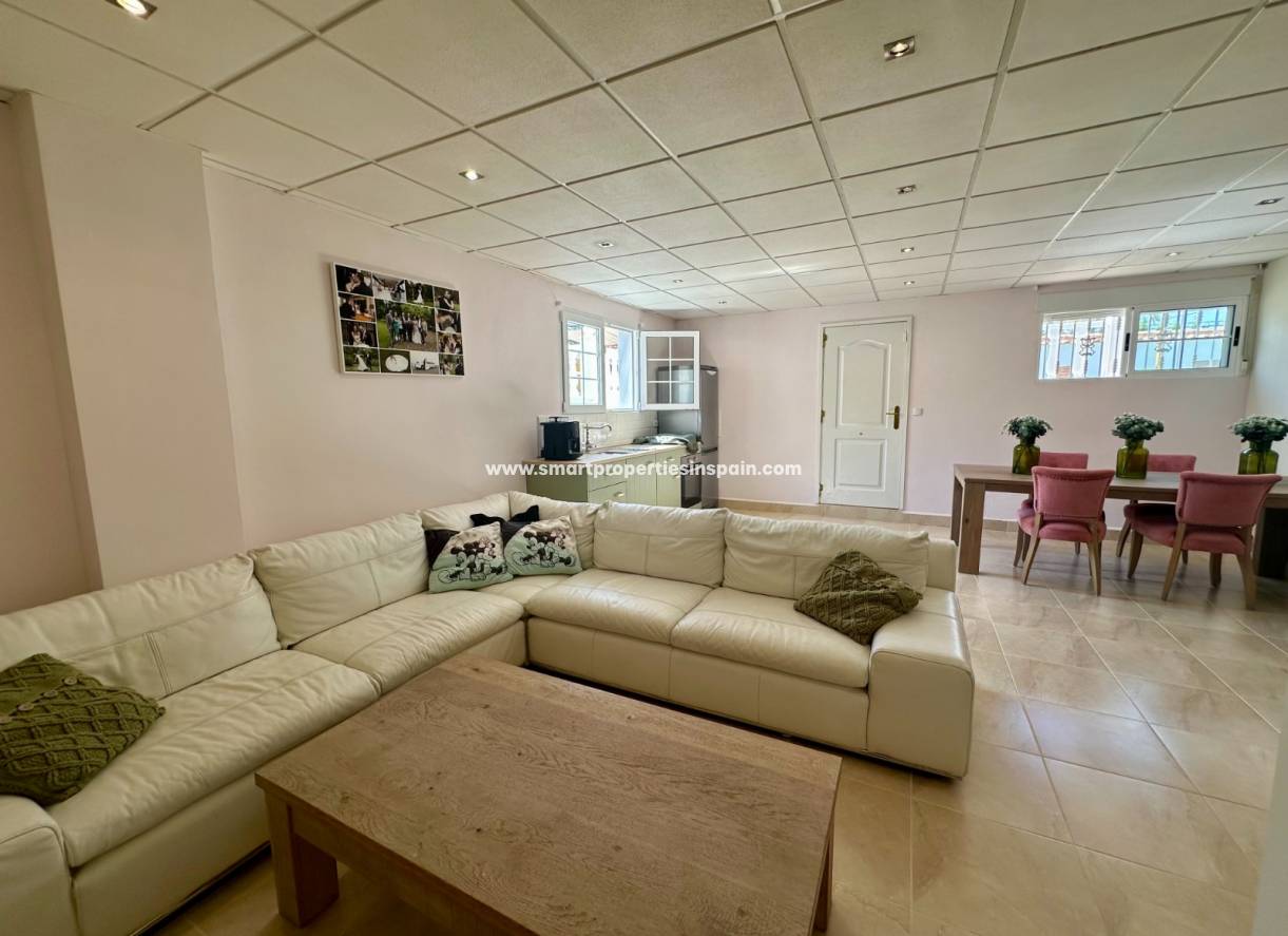 Wederverkoop - Detached Villa - La Marina - Urbanización La Marina