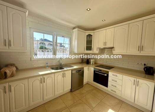 Wederverkoop - Detached Villa - La Marina - Urbanización La Marina