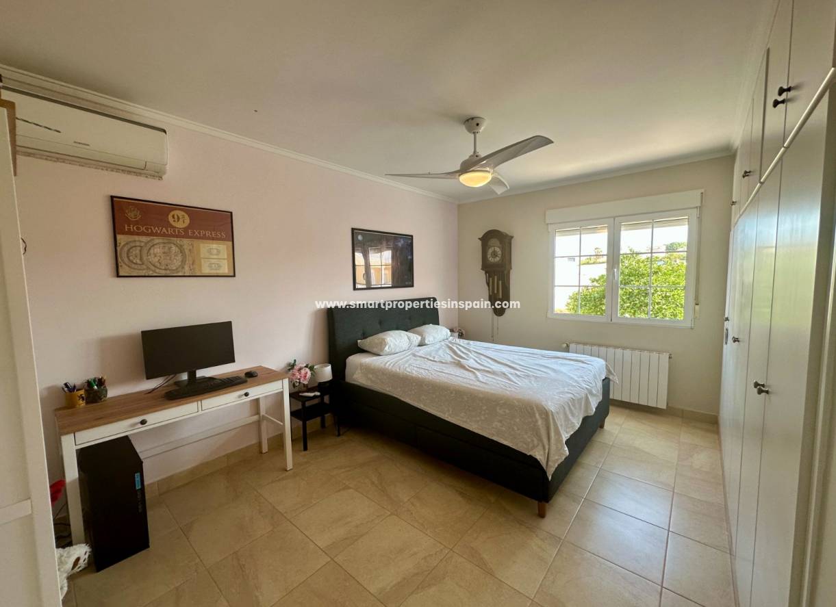 Wederverkoop - Detached Villa - La Marina - Urbanización La Marina