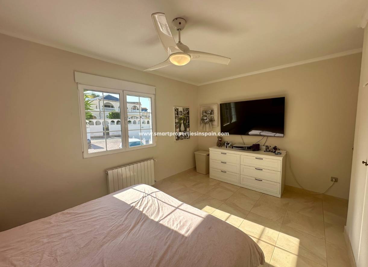 Wederverkoop - Detached Villa - La Marina - Urbanización La Marina