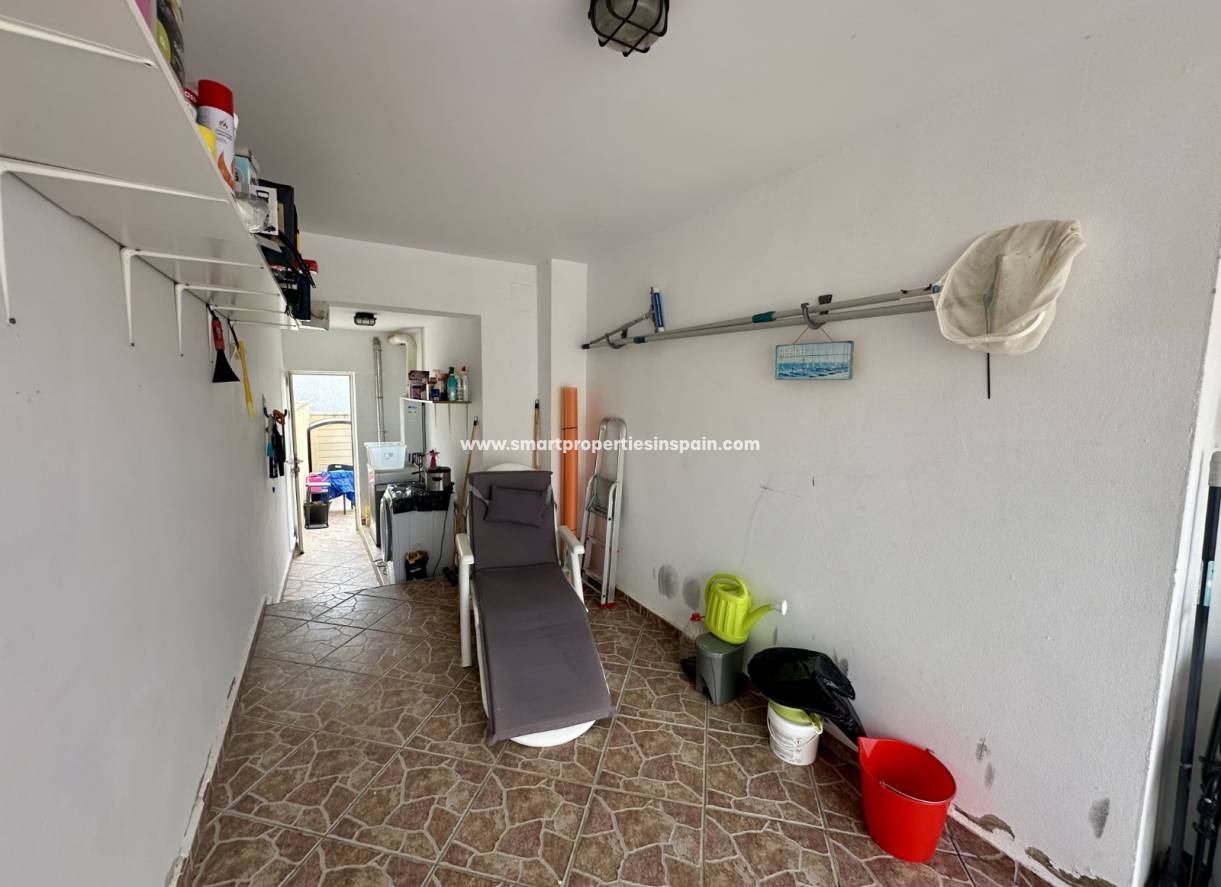 Wederverkoop - Detached Villa - La Marina - Urbanización La Marina
