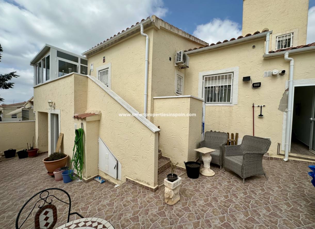 Wederverkoop - Detached Villa - La Marina - Urbanización La Marina