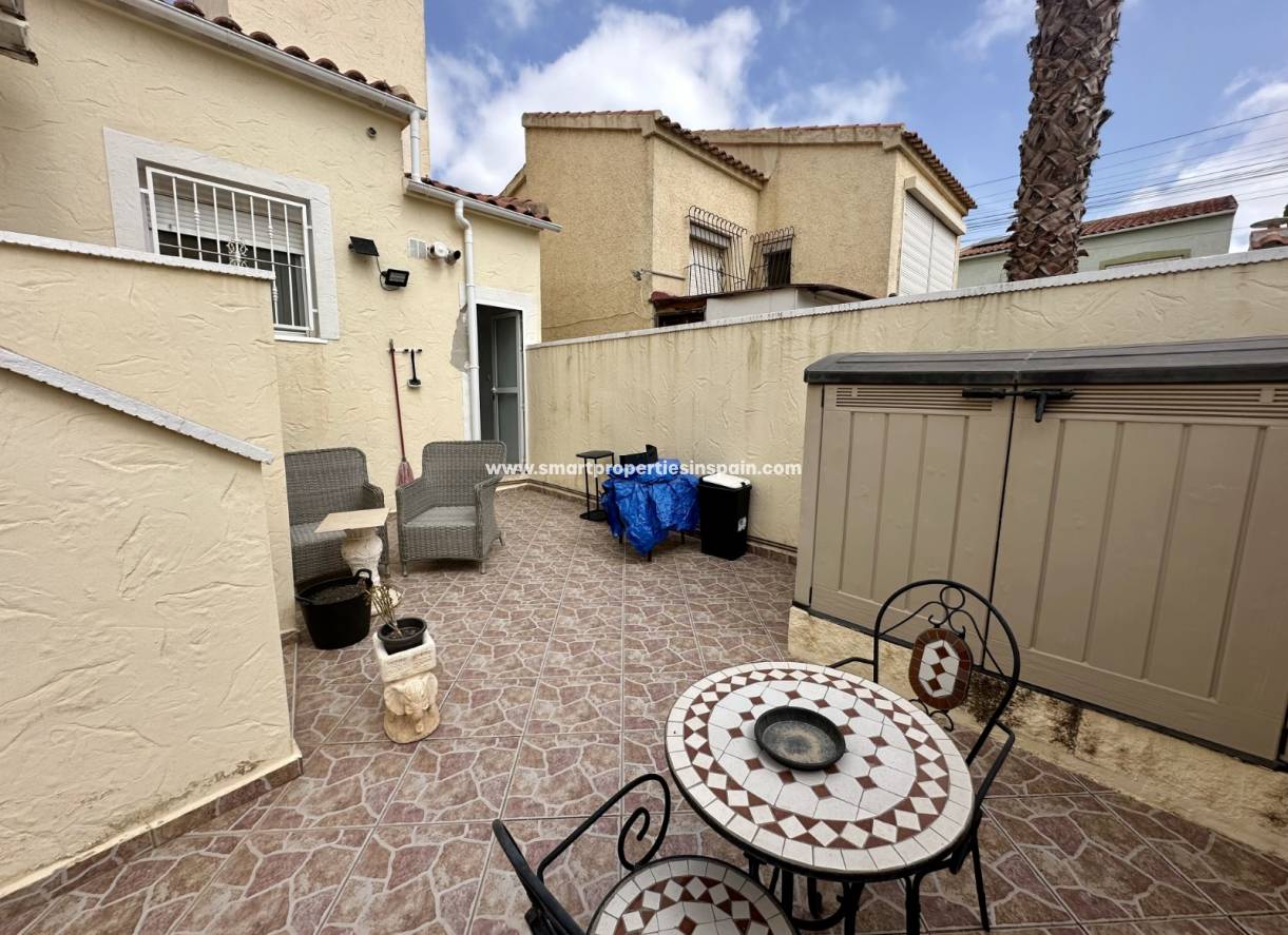 Wederverkoop - Detached Villa - La Marina - Urbanización La Marina