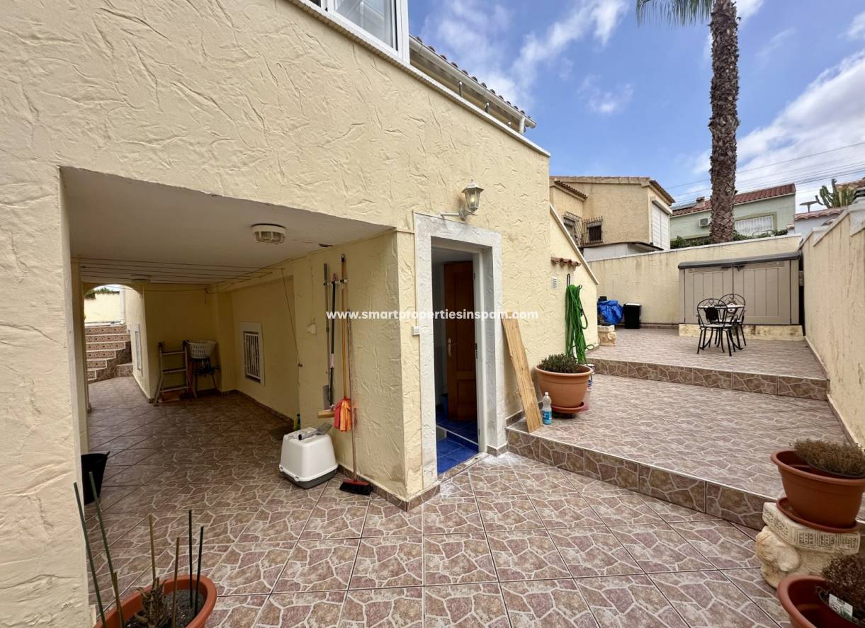 Wederverkoop - Detached Villa - La Marina - Urbanización La Marina