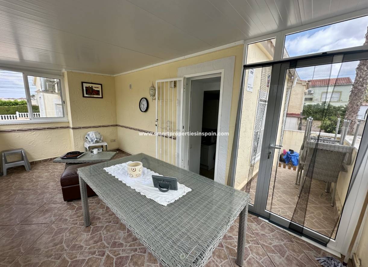 Wederverkoop - Detached Villa - La Marina - Urbanización La Marina