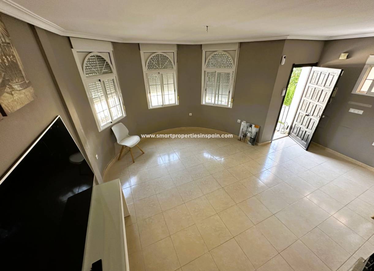 Wederverkoop - Detached Villa - La Marina - Urbanización La Marina