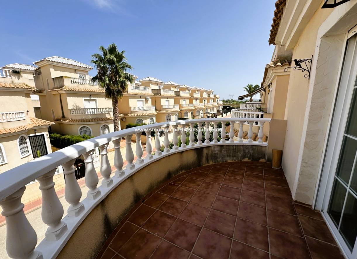 Wederverkoop - Detached Villa - La Marina - Urbanización La Marina