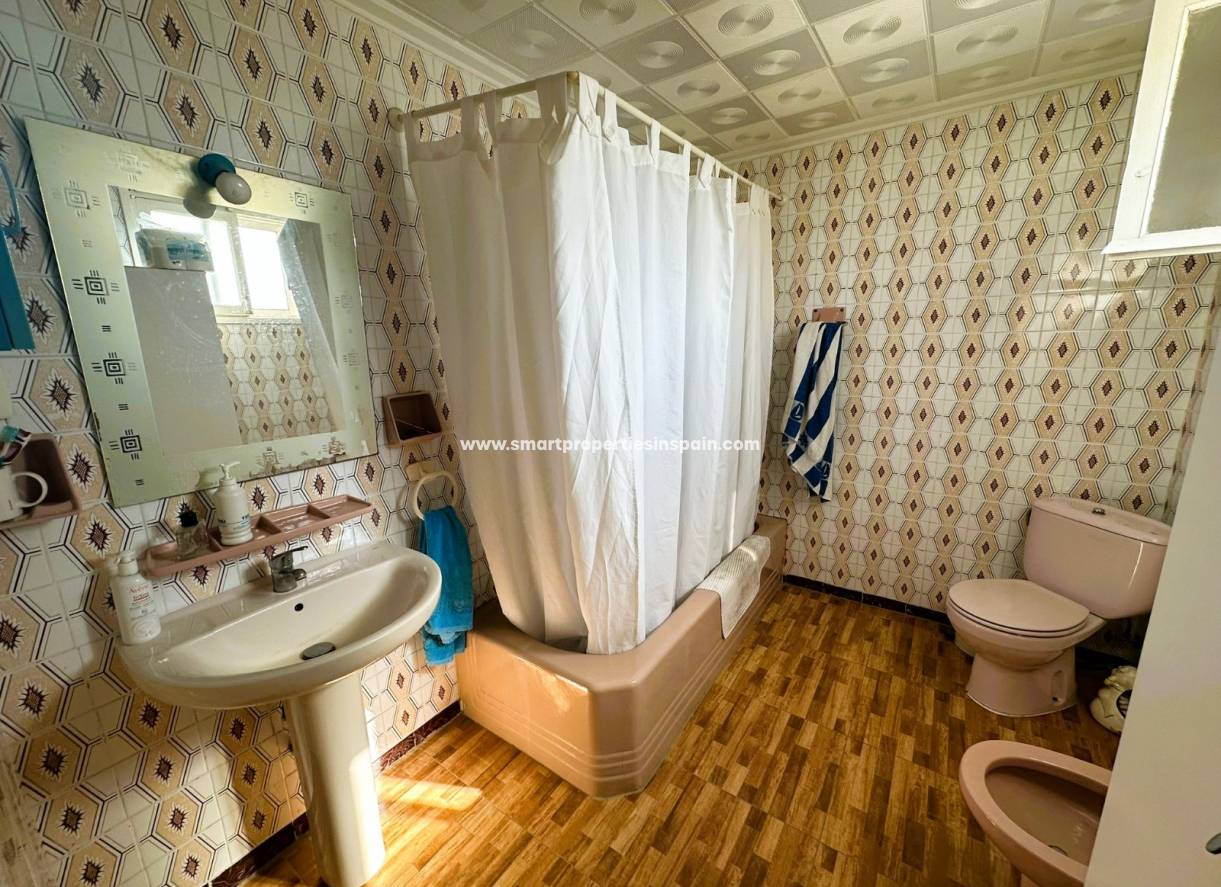 Wederverkoop - Detached Villa - La Marina - Urbanización La Marina