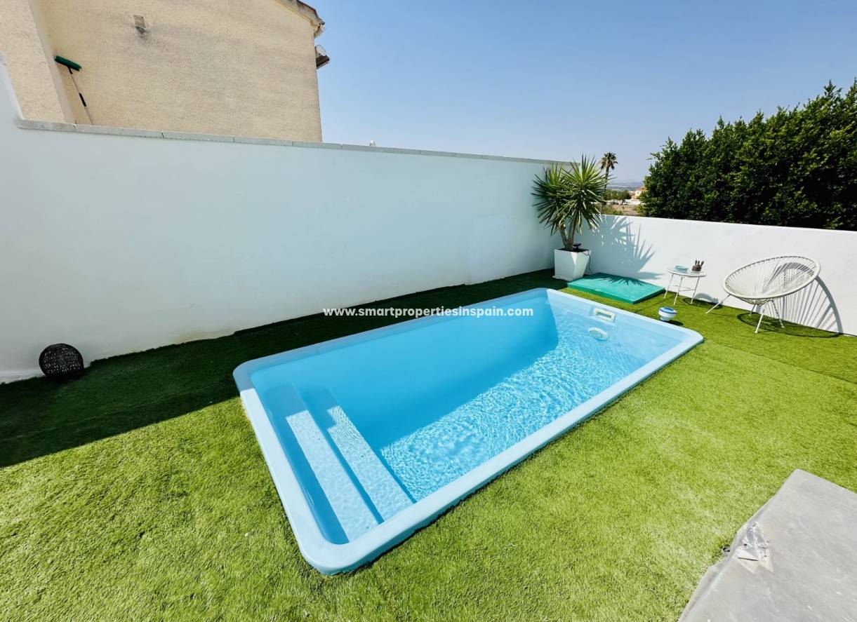 Wederverkoop - Detached Villa - La Marina - Urbanización La Marina