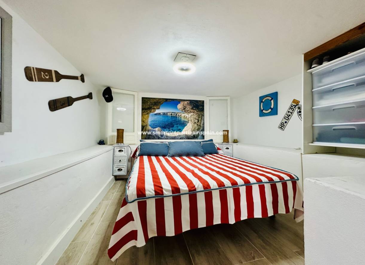 Wederverkoop - Detached Villa - La Marina - Urbanización La Marina