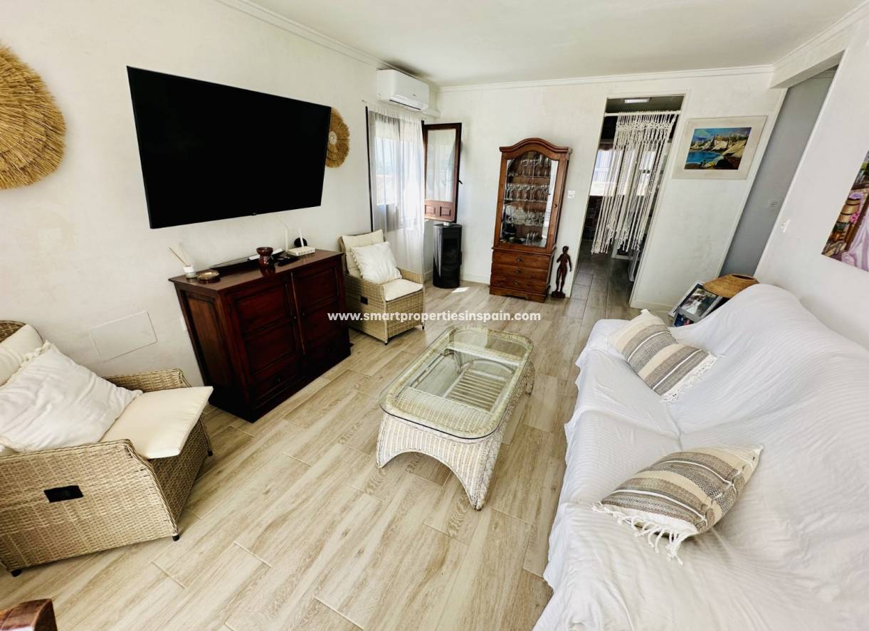 Wederverkoop - Detached Villa - La Marina - Urbanización La Marina
