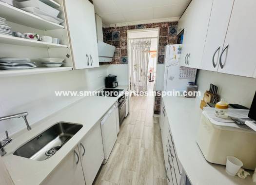 Wederverkoop - Detached Villa - La Marina - Urbanización La Marina