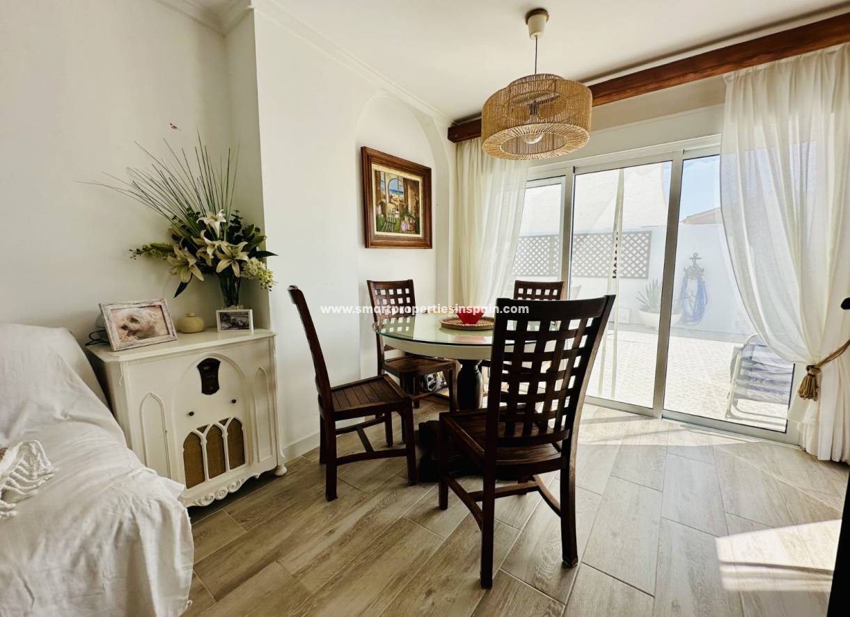 Wederverkoop - Detached Villa - La Marina - Urbanización La Marina