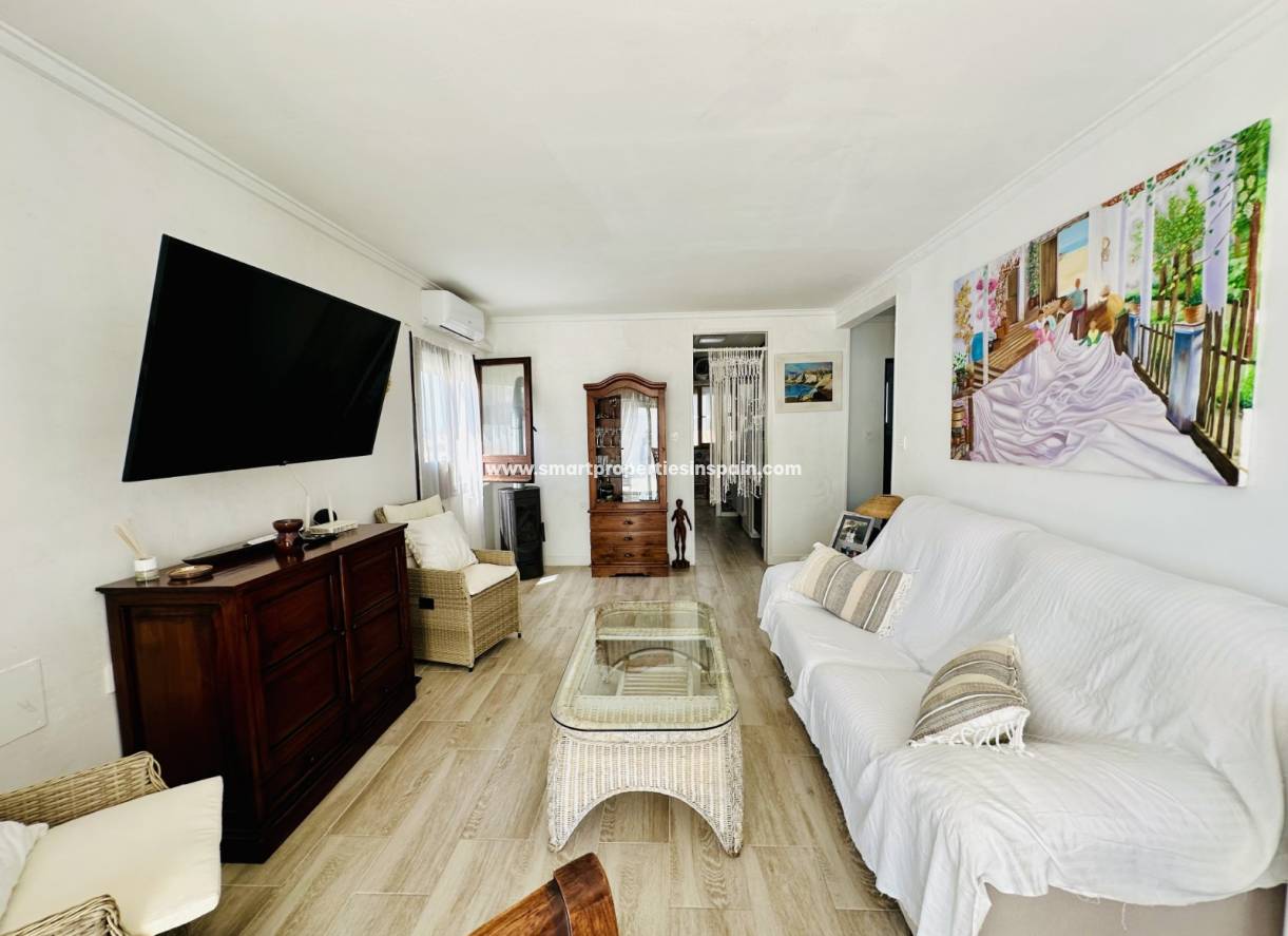 Wederverkoop - Detached Villa - La Marina - Urbanización La Marina