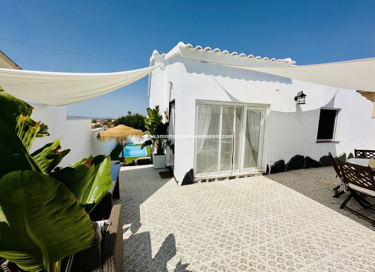 Wederverkoop - Detached Villa - La Marina - Urbanización La Marina