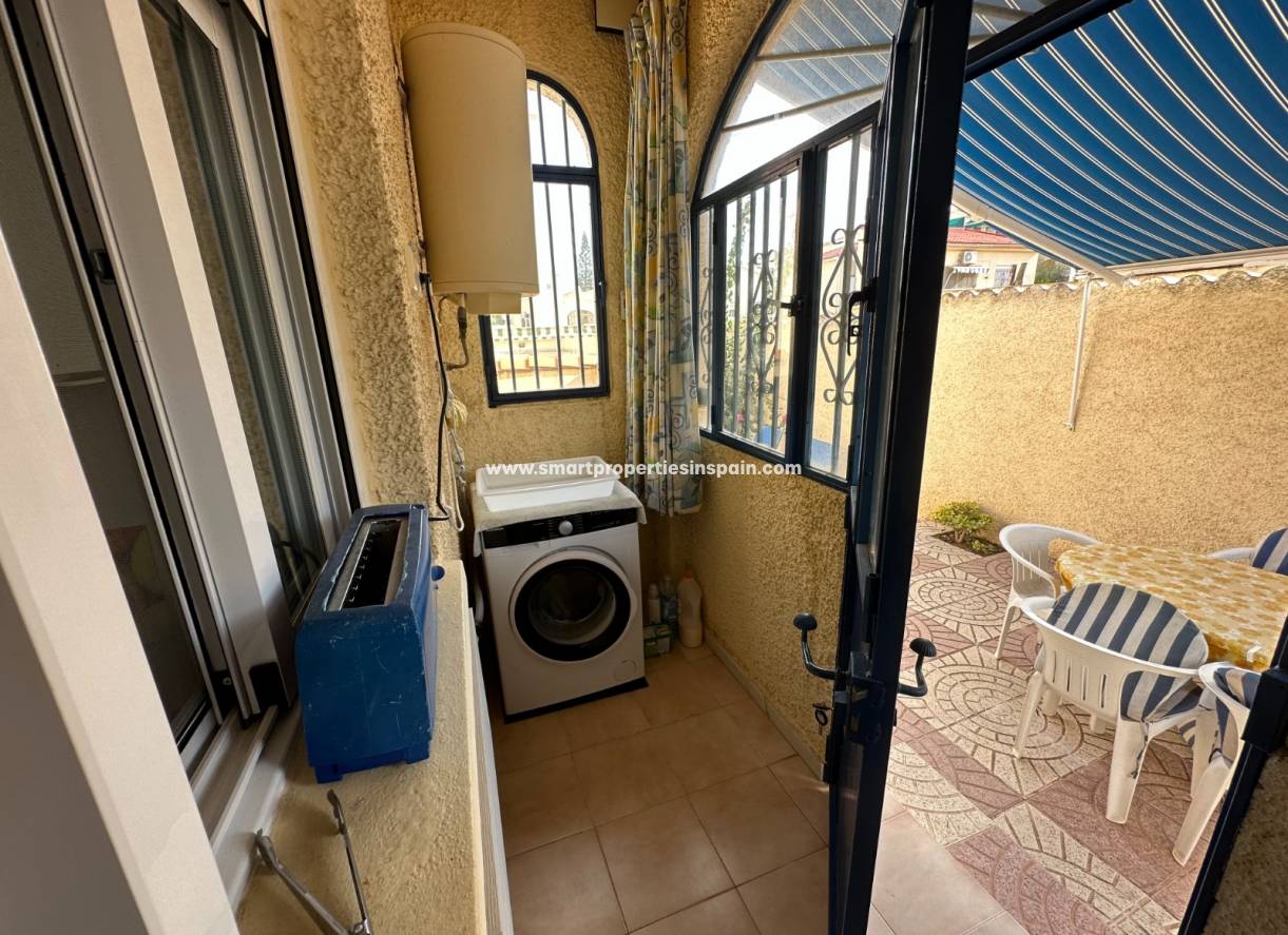 Wederverkoop - Detached Villa - La Marina - Urbanización La Marina