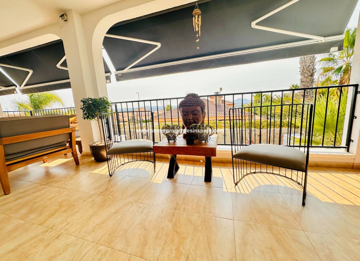 Wederverkoop - Detached Villa - La Marina - Urbanización La Marina