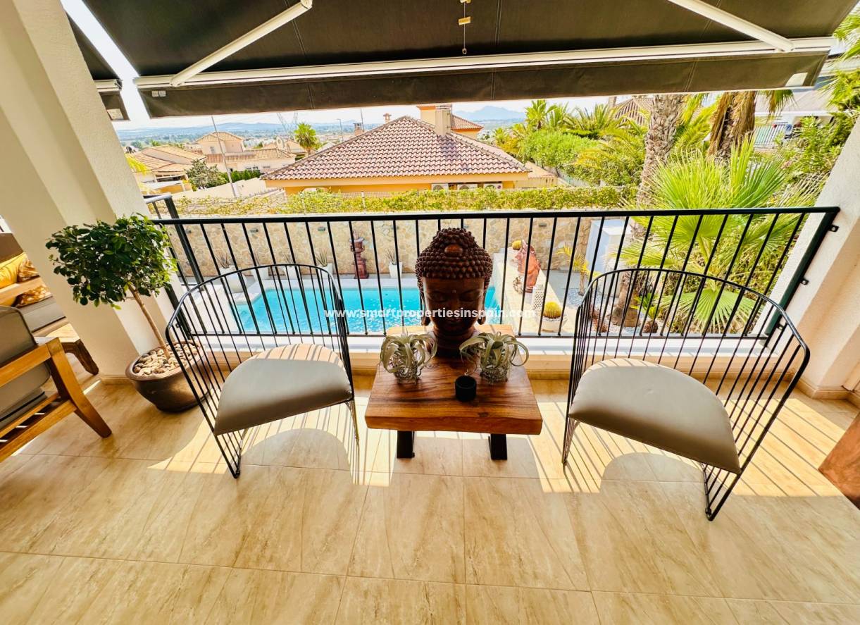 Wederverkoop - Detached Villa - La Marina - Urbanización La Marina