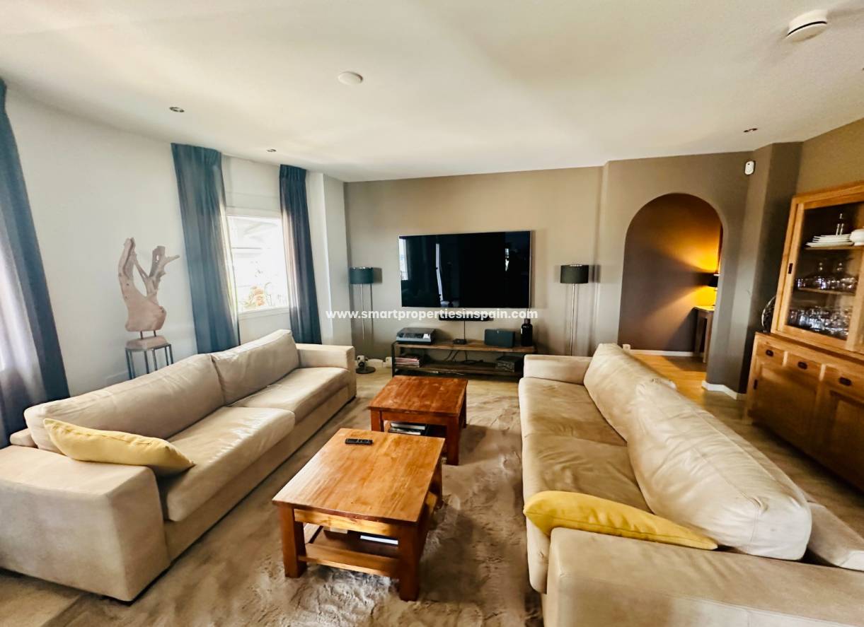 Wederverkoop - Detached Villa - La Marina - Urbanización La Marina