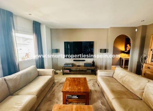 Wederverkoop - Detached Villa - La Marina - Urbanización La Marina
