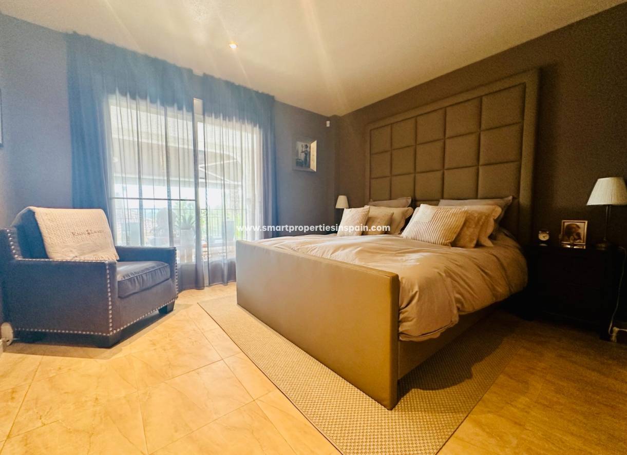 Wederverkoop - Detached Villa - La Marina - Urbanización La Marina