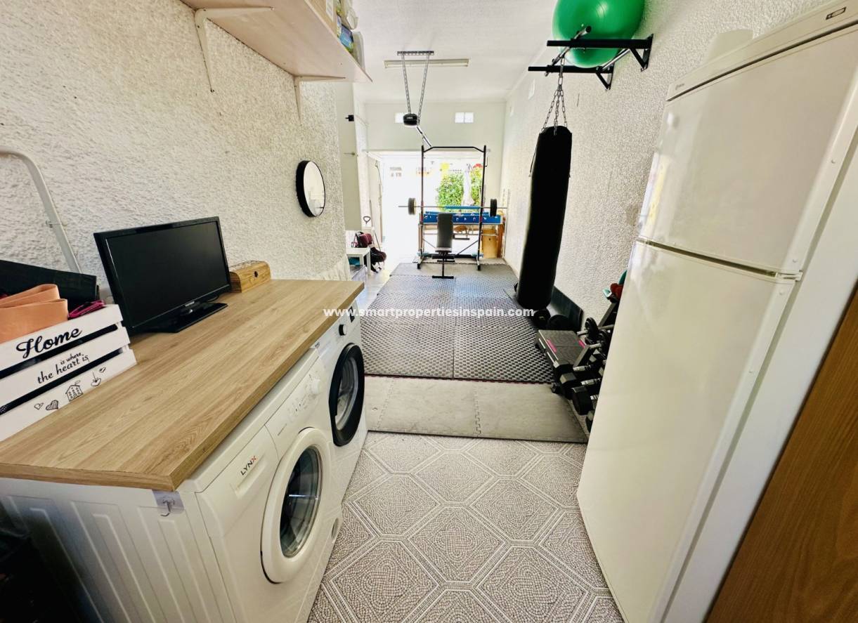 Wederverkoop - Detached Villa - La Marina - Urbanización La Marina