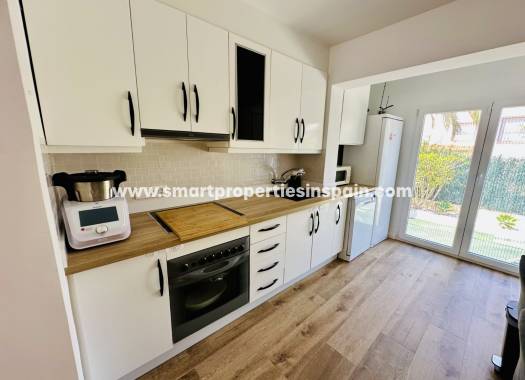 Wederverkoop - Detached Villa - La Marina - Urbanización La Marina