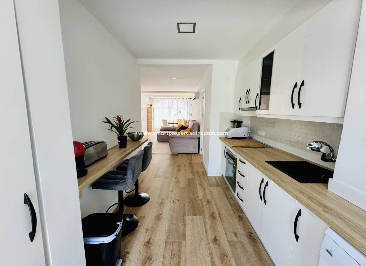 Wederverkoop - Detached Villa - La Marina - Urbanización La Marina