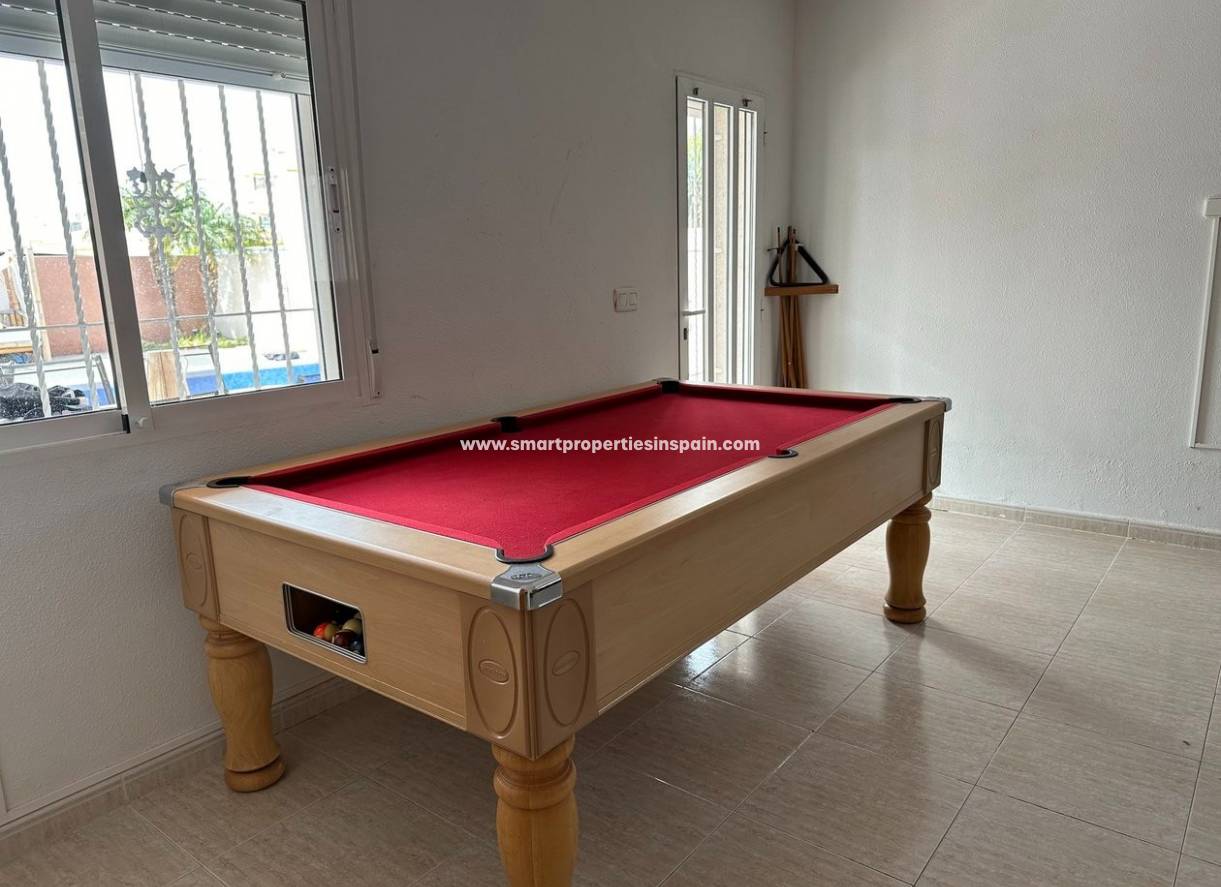 Wederverkoop - Detached Villa - La Marina - Urbanización La Marina