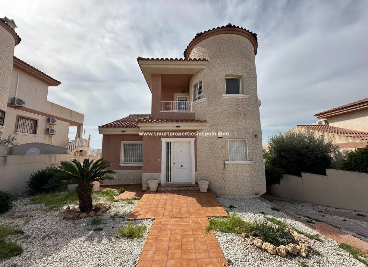 Wederverkoop - Detached Villa - La Marina - Urbanización La Marina